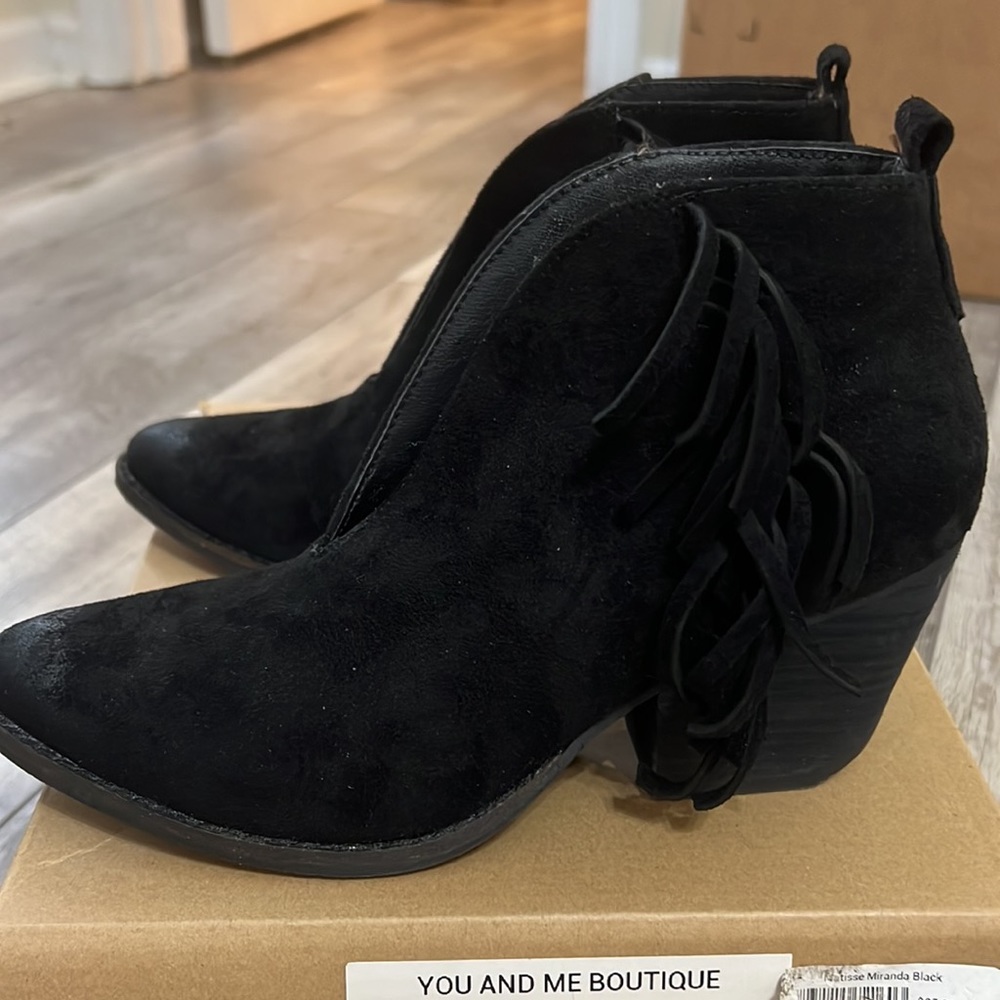 Black boots - Picture 4 of 4